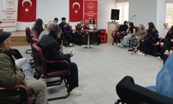 Bilecik'te öğrencilerden huzurevi buluşması