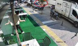 Bir anda patlayıp alev topuna dönen araçtan atlayıp canlarını zor kurtardılar