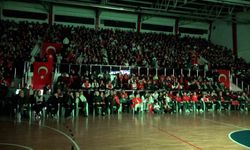 Bolu'da yüzlerce kişi milli maç için tek yürek oldu