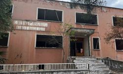 Buldan'da depreme dayanıksız sağlık ocağında yıkım başladı