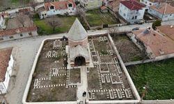 Çandır'daki 5 asırlık türbe tarihe ışık tutuyor