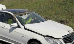 Çatalca'da otomobil takla attı: 2 kişi burnu bile kanamadan kurtuldu