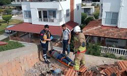 Çatı tadilatında üzerine su deposu devrilen işçi yaralandı