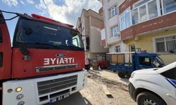 Dairedeki kartonlardan çıkan yangın söndürüldü