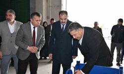 Demirci'de küçükbaş üreticilerine 'Kilitli yemlik' desteği