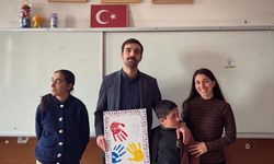Diyadin'de renkli ellerle farkındalık