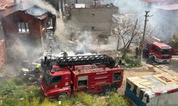 Edremit'te korkutan çöp ev yangını