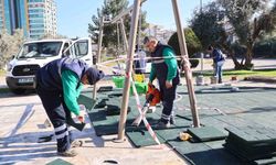 Efeler'deki parklarda yenileme çalışmaları sürüyor