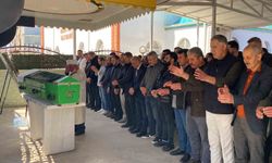 Emekli olduğu iş yerinde hayatını kaybeden işçi toprağa verildi