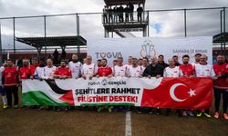 Erzurum protokolü ve Erzurumsporlu yıldızlar gençler için sahaya indi