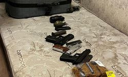 Esenyurt'ta bir eve düzenlenen operasyonda uyuşturucu ve el bombası ele geçirdi