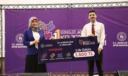 Eskişehir'de genç şairler il birinciliği için yarıştı