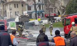 Fatih'te çöp kamyonunda yangın: Cadde trafiğe kapatıldı