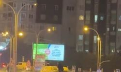 Galibiyet kutlamalarında Galatasaylı taraftar otobüsün üzerinde yolculuk yaptı