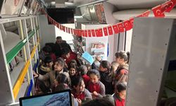 Gezici Kütüphane, 3 binden fazla kitabı okurlarla buluşturuyor