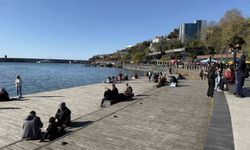 Güneş yüzünü gösterdi, Zonguldak'ta sahil şeridi hareketlendi