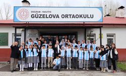 Güzelova'da 23 Nisan coşkusu: Rektör Hacımüftüoğlu, Minik yüreklerle bayram sevincini paylaştı