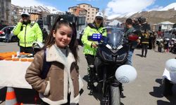 Hakkari'de Polis Haftası etkinliğine yoğun ilgi