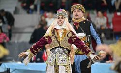 Halk oyunları yarışmasına Manisa Büyükşehir Belediyespor damga vurdu