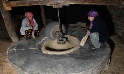 Hizan'da asırlık su değirmeniyle doğal pirinç üretimi sürüyor