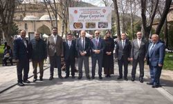 İhtiyaç sahibi gençlerin evlilik masrafları için hayır çarşısı yapıldı