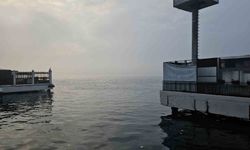 İstanbul'da yoğun sis: Boğaz hattı trafiğe kapatıldı