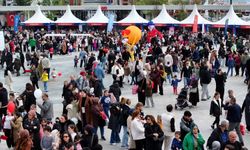 İzmit'te 23 Nisan'a uluslararası ilgi: Çocuklar bayram coşkusunu birlikte yaşıyor