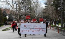 Kampüste 'Otizm İçin Kırmızı Kampüs Yürüyüşü'