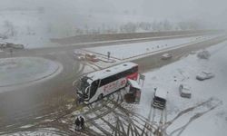 Kar yağışı kazayı beraberinde getirdi: 10 aracın karıştığı kazada 6 kişi yaralandı