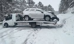 Kars'ta kar yağışı kazaya neden oldu: Kazda 1 kişi yaralandı