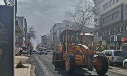 Kars'ta şehir içi yollar yenileniyor: Caddelere karayolları eli değdi