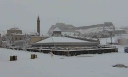 Kars'ta yer gök beyaz: Kar kalınlığı 30 santimi aştı