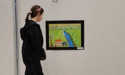 Kartepe'de öğrencilerin 23 Nisan temalı eserleri sergileniyor