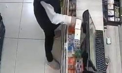 Kasiyeri farklı yöne yönlendirip, kasada bulunan eriği çaldı