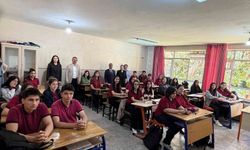 Kaymakam Ateş liseli öğrencilerle bir araya geldi