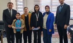 Kaymakam Doğru, başarılı öğrencileri makamında ağırladı