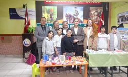 Kaymakam Kan, minik girişimcilerin heyecanına ortak oldu