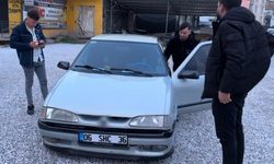 Kazaya yapınca plakaları söküp kaçtı ama polisten kaçamadı