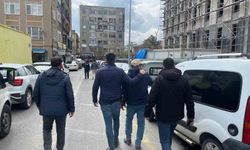 Kırşehir'de 3 işçi maaşlarını alamadıkları iddiasıyla inşaata çıktı