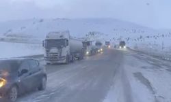Kop Dağı Geçidi yoğun kar ve tipi nedeniyle ulaşıma kapandı