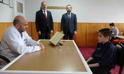 Kütahya'da 11 yaşındaki Ömer Sabri 8 ayda hafız oldu