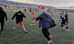 Maç sonunda saha içi bir anda ringe döndü