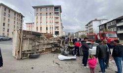 Malatya'da kamyonet ile otomobil çarpıştı: 2 yaralı