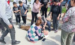 Manevra yapan öğrenci servisi görme engelli yayaya çarptı, eşi gözyaşlarına boğuldu