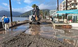 Marmaris'te sağanak ve fırtına etkili oldu