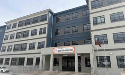 Mersin'de bir lise öğrencisi silahla yakalandı