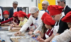 Minik şeflerden 23 Nisan'a özel kurabiye