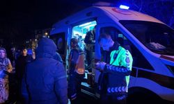 Motosiklet traktörün altında kaldı, sürücüsü araçtan atlayarak kurtuldu