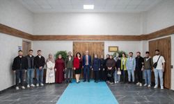 Öğrenciler vakıf eserleri deneyimlerini rektörle paylaştı