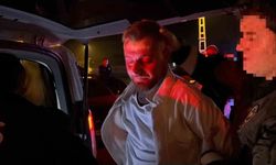 Önce telefonu, sonra da kelepçeyi bahane ederek alkol testini reddetti